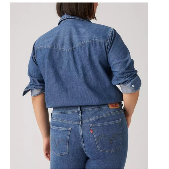 Levi's | Classic Straight Fit Jeans In Medium Wash - Picture 5 of 16